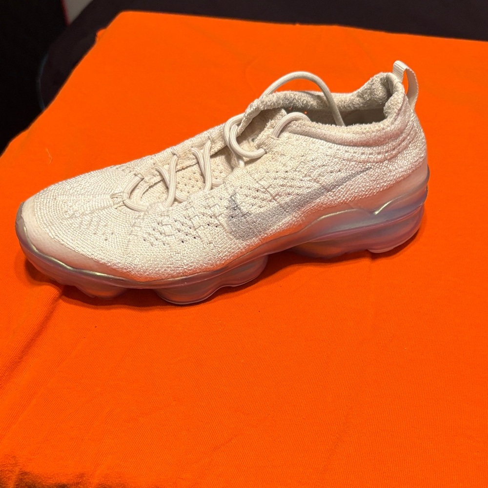 Light Beige Knit Athletic Nike Sneaker with Translucent Sole